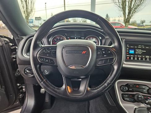 Used 2022 Dodge Challenger SXT RWD image 15