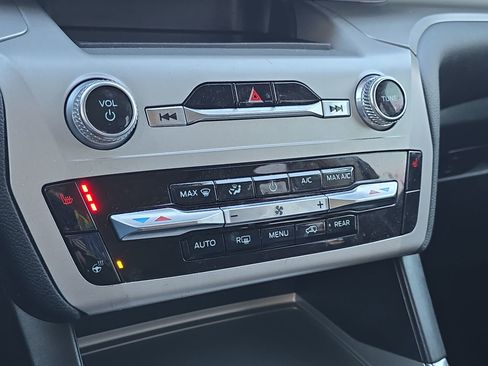 Used 2023 Ford Explorer XLT w/ Equipment Group 202A image 19