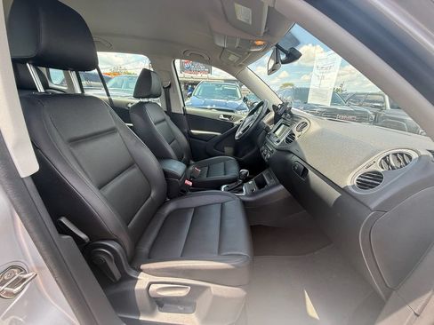Used 2016 Volkswagen Tiguan S FWD image 23
