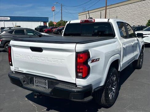 Used 2024 Chevrolet Colorado Z71 w/ Z71 Convenience Package 2 AWD/4WD image 3
