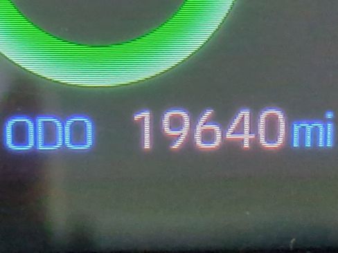 Used 2022 Toyota RAV4 XLE Premium image 29