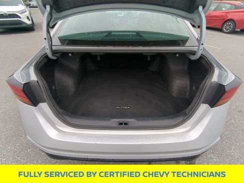 Used 2024 Nissan Altima 2.5 SR FWD image 38