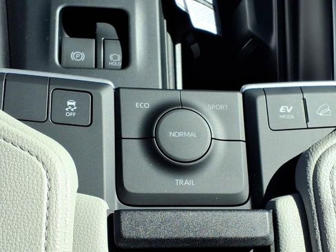 New 2026 Toyota Grand Highlander XLE image 16