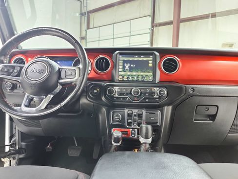 Used 2021 Jeep Gladiator Rubicon AWD/4WD image 24