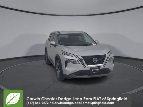 Used 2021 Nissan Rogue SV image 4