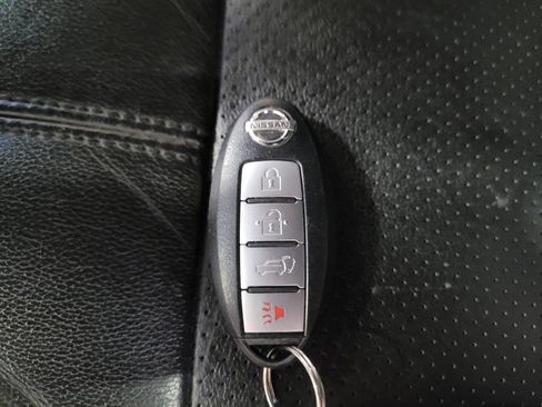 Used 2014 Nissan Murano LE w/ Platinum Edition Package AWD/4WD image 32