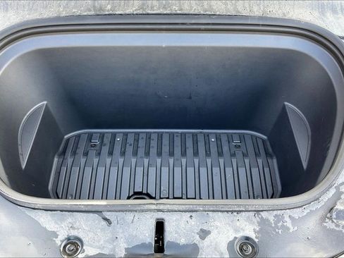 Used 2021 Tesla Model Y Long Range image 29