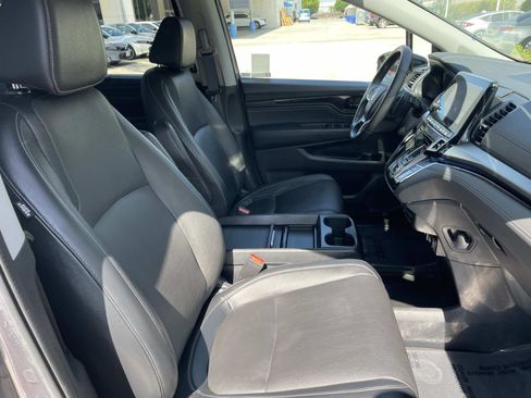Certified 2023 Honda Odyssey Touring image 21