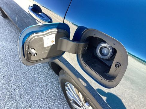 Used 2020 Ford Escape Titanium AWD/4WD image 19