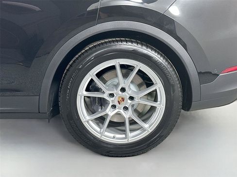 Certified 2026 Porsche Cayenne Coupe AWD/4WD image 12