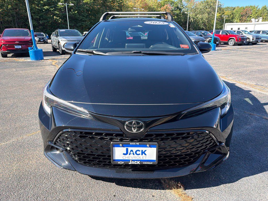 Used 2025 Toyota Corolla SE FWD image 2