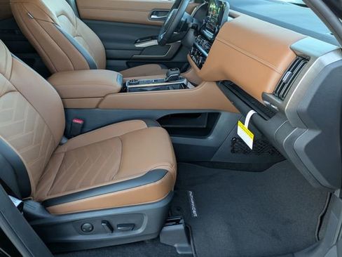 New 2025 Nissan Pathfinder Platinum w/ Cargo Package image 33