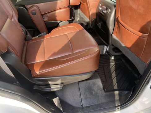 Used 2020 Chevrolet Tahoe Premier w/ Premier Plus Edition image 12