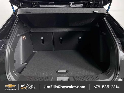 Certified 2025 Chevrolet Trax RS w/ Sunroof Package FWD image 24