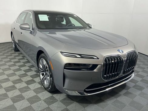 Certified 2024 BMW i7 eDrive50 image 3