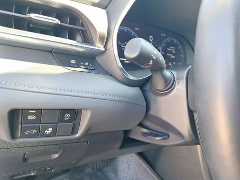 Used 2023 Toyota Highlander Limited FWD image 18