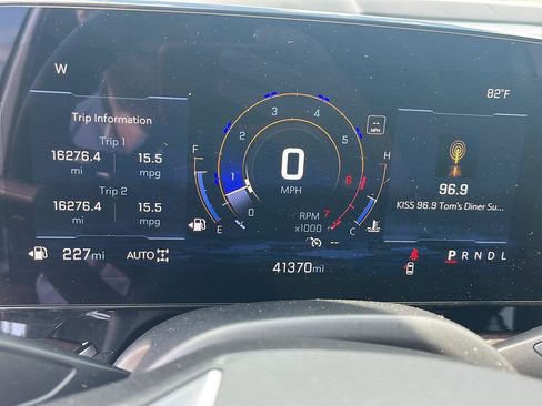 Used 2025 Chevrolet Tahoe Z71 image 9