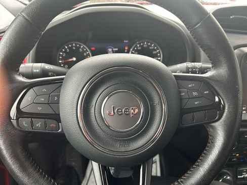 Certified 2022 Jeep Renegade Latitude w/ Convenience Group AWD/4WD image 15