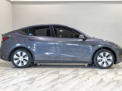Used 2021 Tesla Model Y 2WD image 11