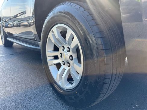 Used 2016 Chevrolet Suburban LS image 10