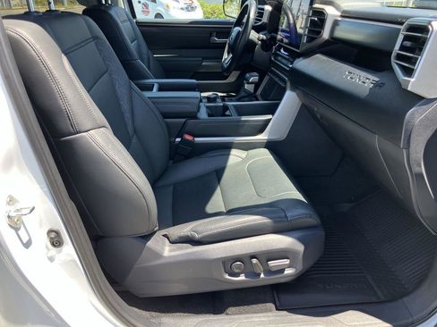 Used 2024 Toyota Tundra SR5 w/ SR5 Premium Package AWD/4WD image 32
