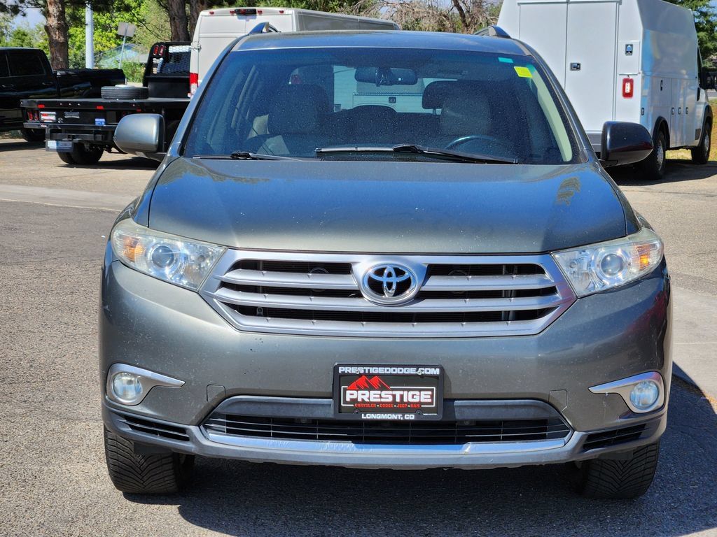 Used 2011 Toyota Highlander Limited w/ Tow Pkg AWD/4WD image 5