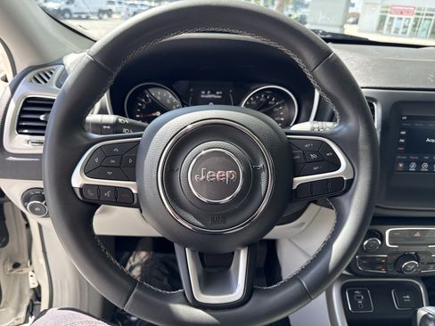 Used 2021 Jeep Compass Latitude FWD image 17
