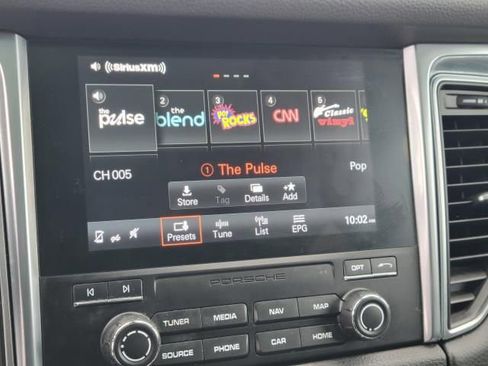 Used 2018 Porsche Macan image 27