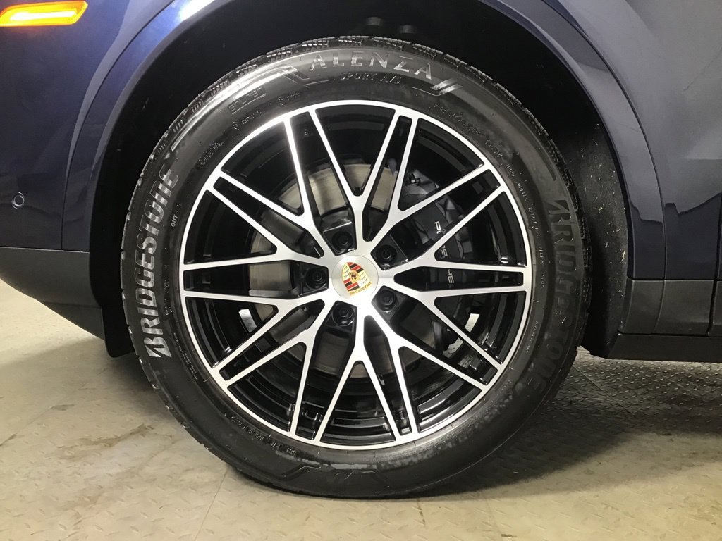 Certified 2026 Porsche Cayenne Coupe AWD/4WD image 9