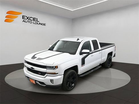 Used 2018 Chevrolet Silverado 1500 LT w/ Rally 2 Edition image 34