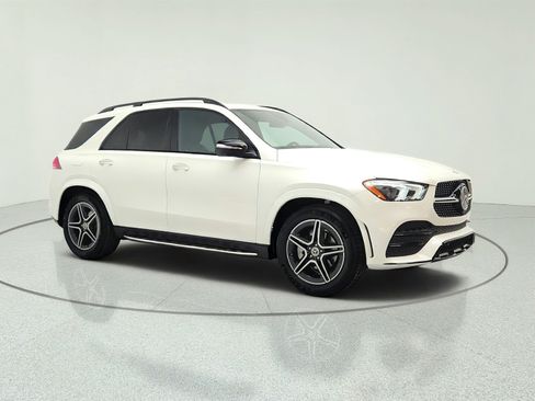 Used 2022 Mercedes-Benz GLE 350 w/ AMG Line Exterior image 3