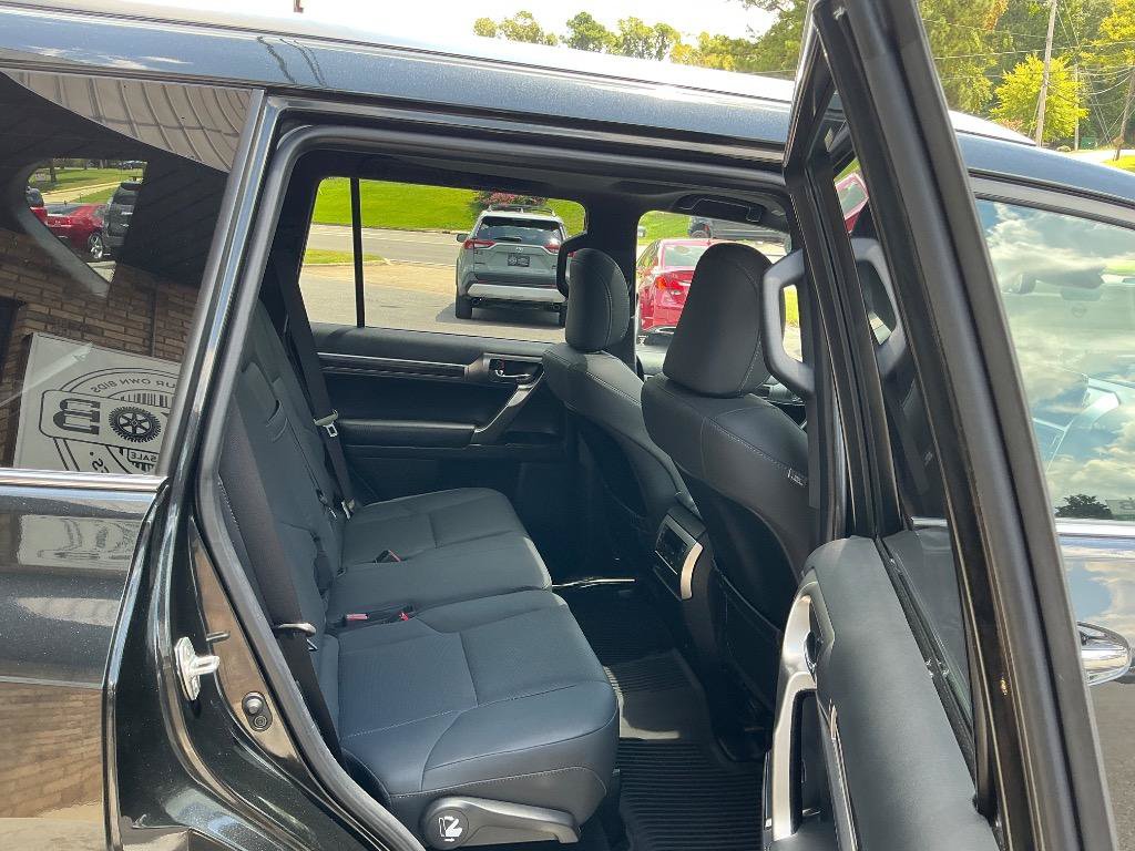 Used 2022 Lexus GX 460 Premium w/ Premium Package AWD/4WD image 11