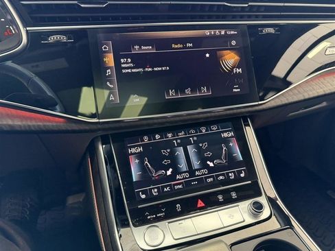 Used 2019 Audi Q8 Prestige image 28