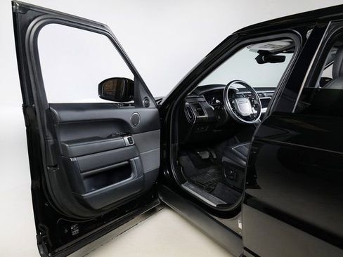 Used 2018 Land Rover Range Rover Sport HSE image 25