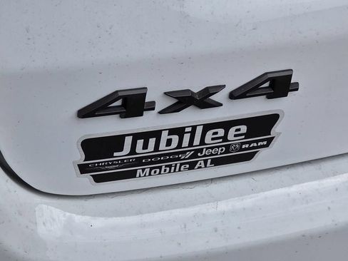 New 2026 Jeep Compass Latitude w/ Sun and Sound Group AWD/4WD image 32