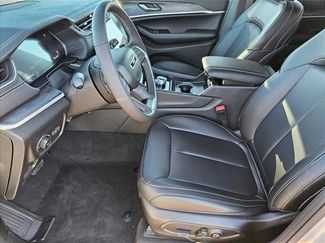 New 2025 Jeep Grand Cherokee Limited w/ Black Appearance Package video 4