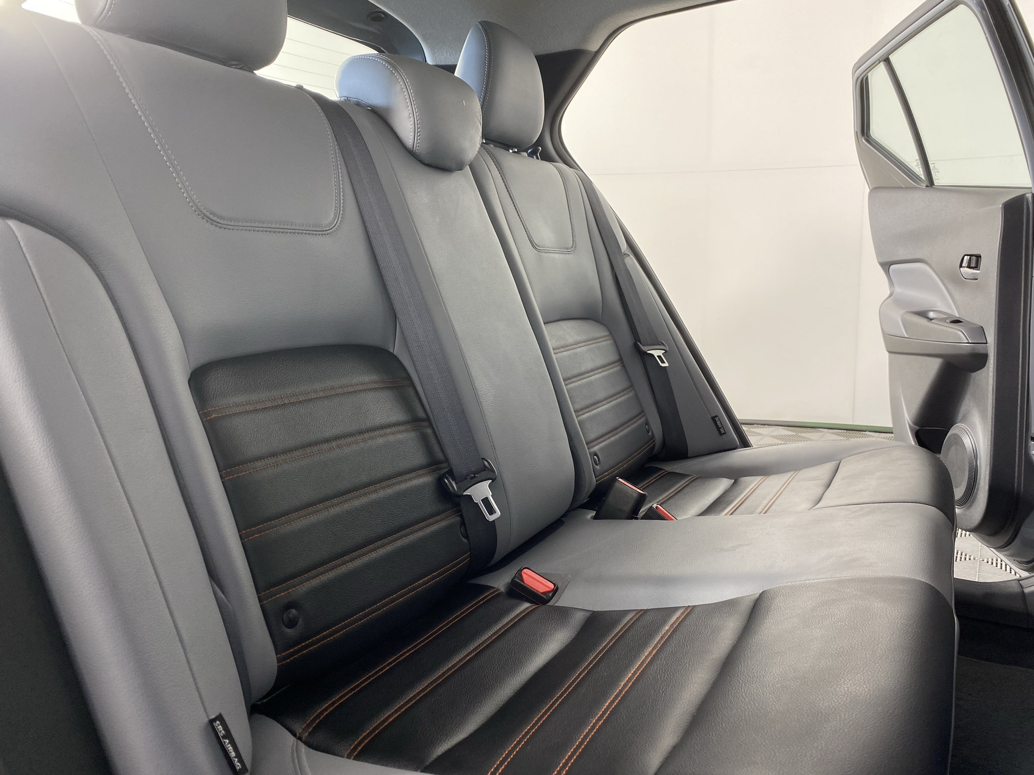 Used 2024 Nissan Kicks SR w/ SR Premium Package FWD image 16