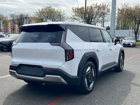Certified 2026 Kia EV9 Light RWD image 5