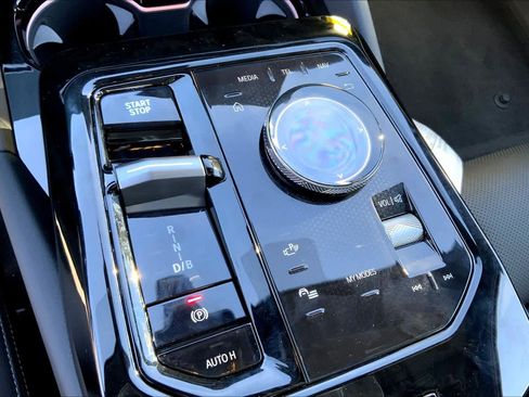 New 2026 BMW i5 eDrive40 w/ M Sport Package image 18