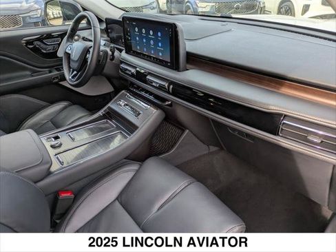 Used 2025 Lincoln Aviator Reserve w/ Equipment Group 201A AWD/4WD image 27