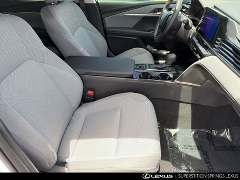 Used 2025 Toyota Camry LE FWD image 30