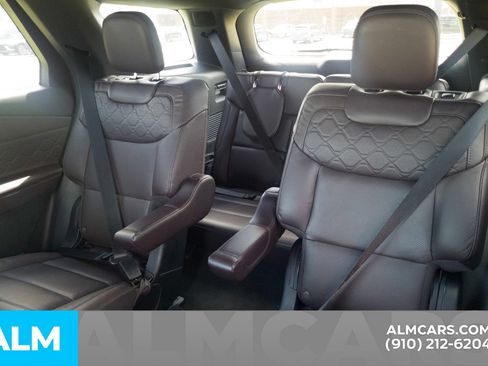 Used 2026 Ford Explorer Platinum w/ LUX Leather Package AWD/4WD image 17