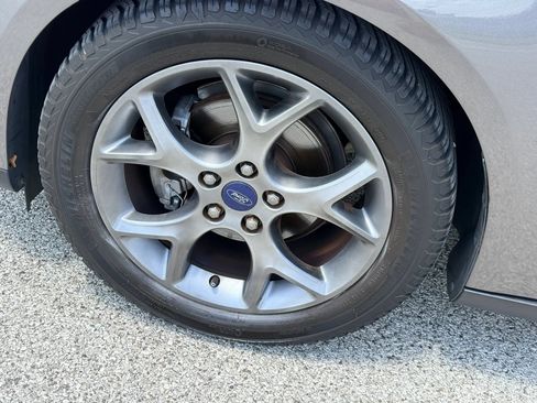 Used 2014 Ford Focus SE w/ Equipment Group 201A FWD image 19