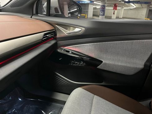 Certified 2023 Volkswagen ID.4 Pro image 31