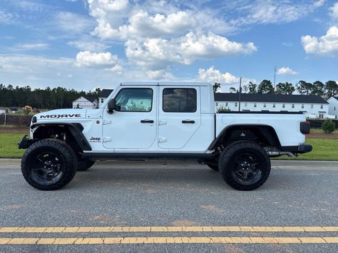 Used 2022 Jeep Gladiator Mojave w/ LED Lighting Group AWD/4WD image 3