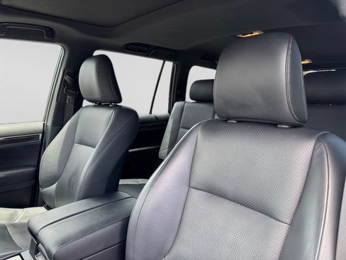 Used 2023 Lexus GX 460 Luxury w/ Sport Design Package AWD/4WD image 19