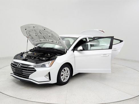 Used 2019 Hyundai Elantra SE w/ Cargo Package image 9