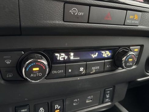 Certified 2024 Nissan Frontier SV w/ Hardbody Edition image 17