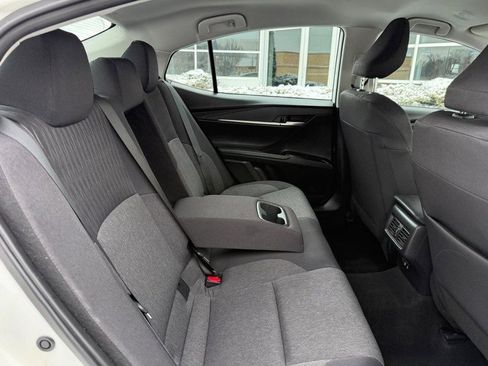 Used 2025 Toyota Camry LE image 12