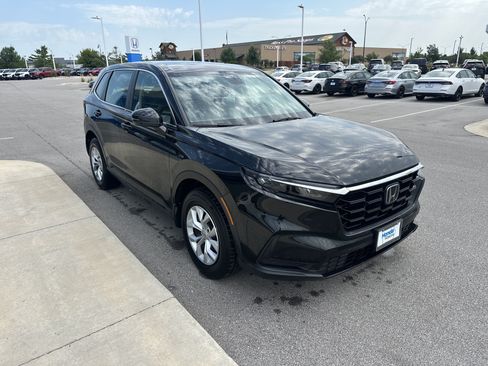 Used 2024 Honda CR-V LX image 6